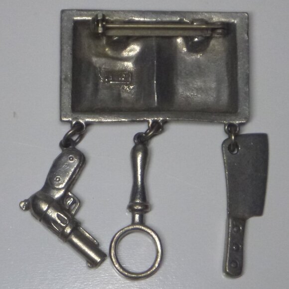 Vintage Pewter "Mystery Readers" Brooch - Picture 3 of 4